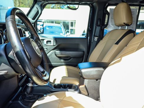 Used 2020 Jeep Wrangler Unlimited Sport image 12