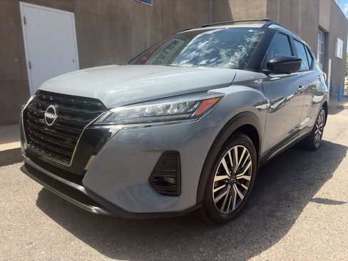 Used 2023 Nissan Kicks SR w/ SR Premium Package FWD image 6