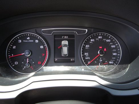 Used 2018 Audi Q3 2.0T Premium AWD/4WD image 28