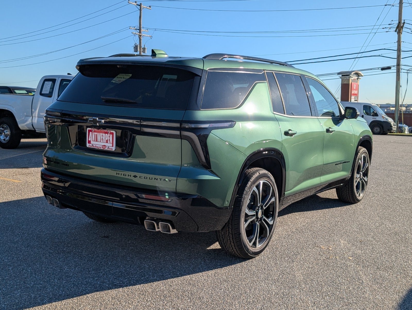 New 2027 Chevrolet Traverse High Country w/ LPO, Floor Liner Package AWD/4WD image 2