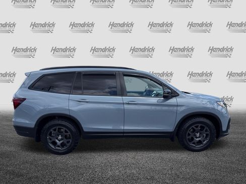 Used 2022 Honda Pilot Sport image 11