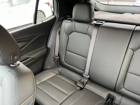 Used 2025 Buick Envista Sport Touring image 38