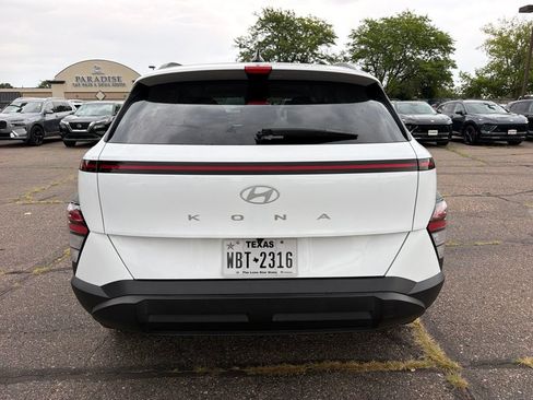 Used 2025 Hyundai Kona SEL FWD image 6