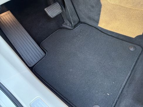 Certified 2023 Volvo XC60 B5 Plus w/ Protection Package Premier image 6