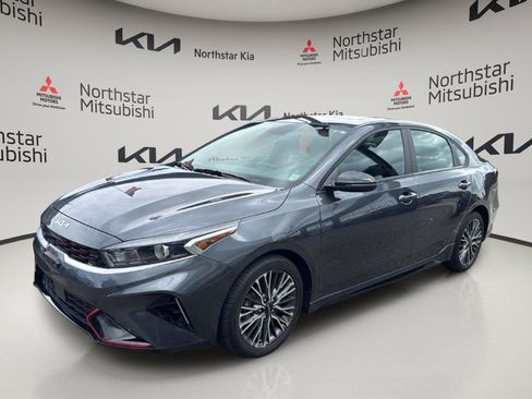 Used 2023 Kia Forte GT-Line w/ GT-Line Premium Package FWD image 2