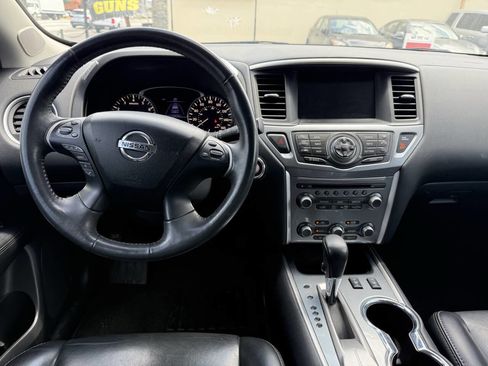 Used 2017 Nissan Pathfinder SL w/ SL Tech Package FWD image 14