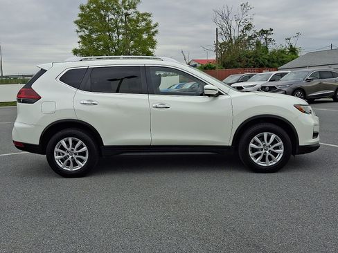Used 2018 Nissan Rogue SV w/ Premium Package AWD/4WD image 7