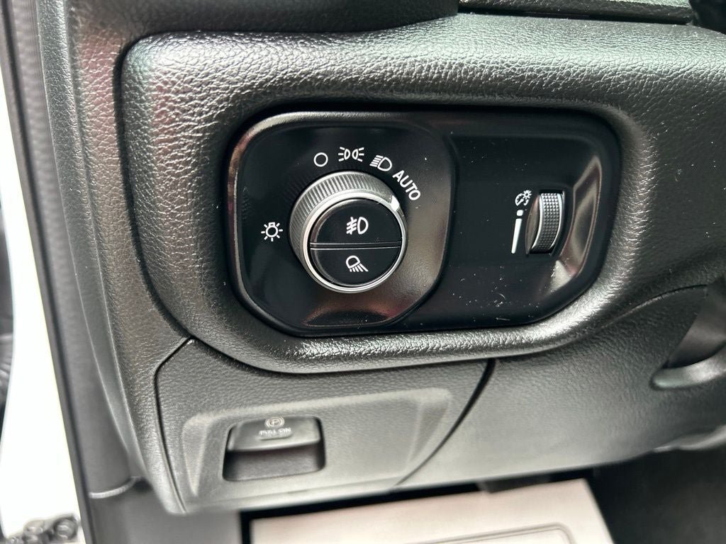 Used 2023 RAM 1500 Big Horn AWD/4WD image 13