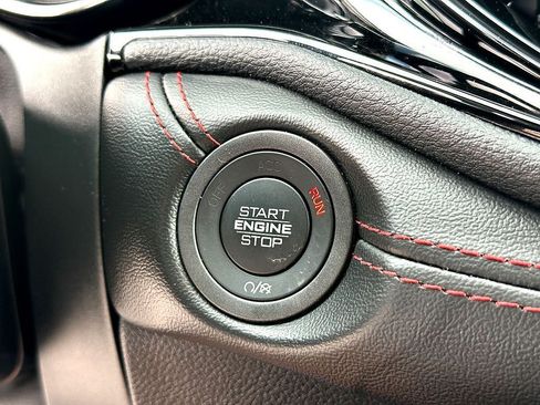Used 2025 Dodge Durango GT RWD image 14
