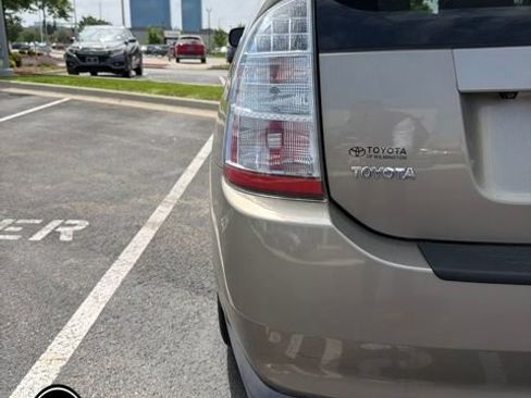 Used 2007 Toyota Prius Touring FWD image 6
