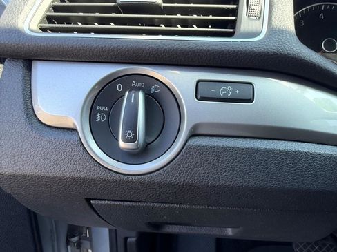 Used 2015 Volkswagen Passat 1.8T Limited Edition image 29