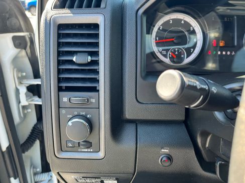 Used 2022 RAM 1500 Tradesman w/ Chrome Appearance Group AWD/4WD image 12