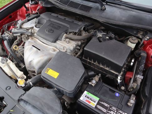 Used 2014 Toyota Camry SE FWD image 37