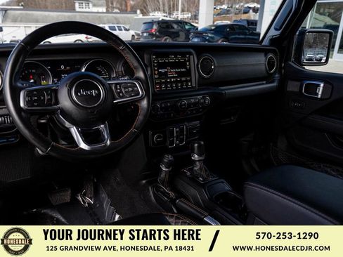 Used 2022 Jeep Wrangler Unlimited Sahara image 17