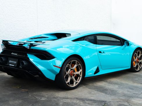 Used 2023 Lamborghini Huracan Tecnica RWD image 4