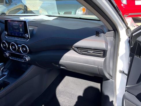 Used 2022 Nissan Sentra SR w/ Midnight Edition image 19