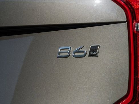 Certified 2023 Volvo XC90 B6 Plus image 8