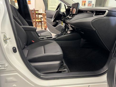 Used 2025 Toyota Corolla LE image 18