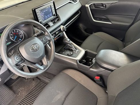 Used 2022 Toyota RAV4 LE AWD/4WD image 10