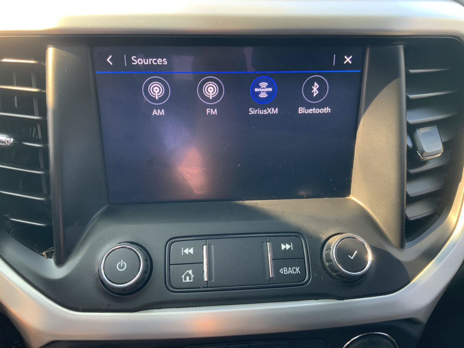 Used 2021 GMC Acadia SLE w/ Driver Convenience Package FWD image 34