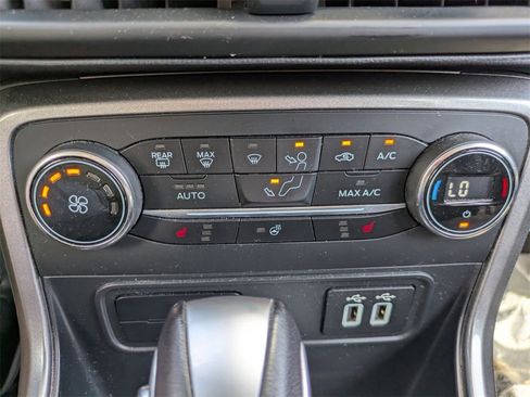 Used 2021 Ford EcoSport SES image 21