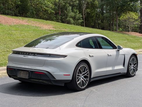 Used 2022 Porsche Taycan RWD image 23