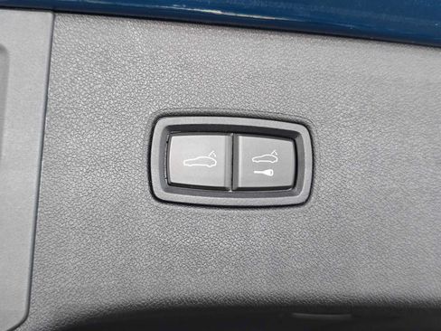 Used 2025 Porsche Cayenne GTS AWD/4WD image 16