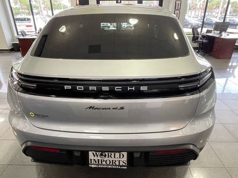 Used 2025 Porsche Macan 4S Electric AWD/4WD image 4