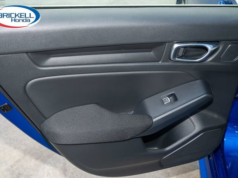 Used 2023 Honda Civic Sport image 11