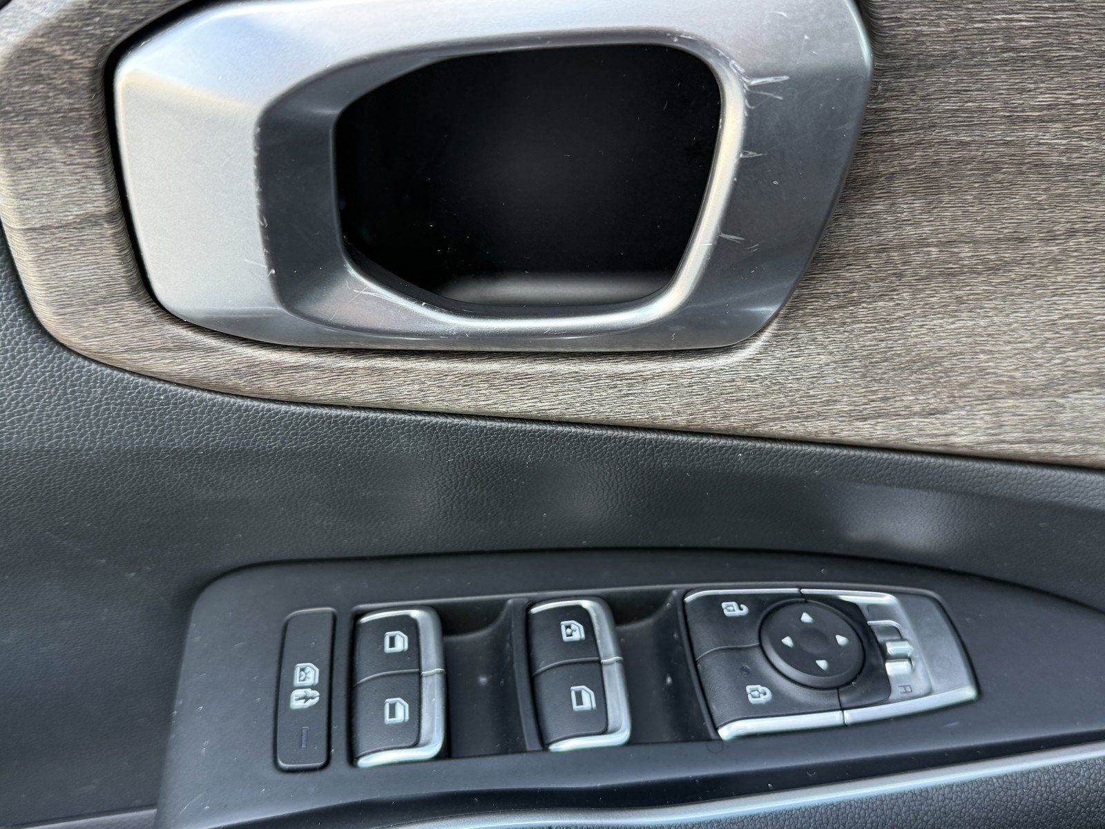 Used 2022 Kia Sorento S AWD/4WD image 25