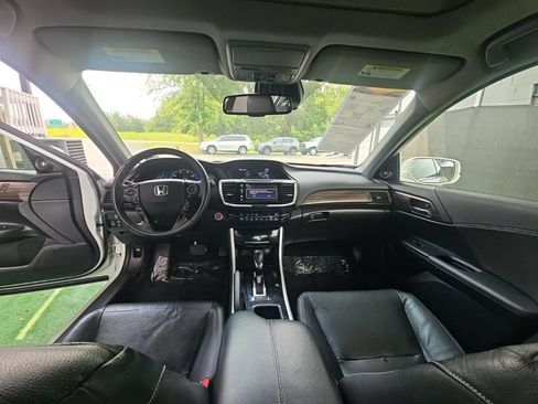Used 2017 Honda Accord EX-L image 17