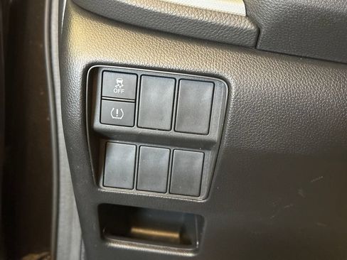 Used 2017 Honda CR-V LX image 16
