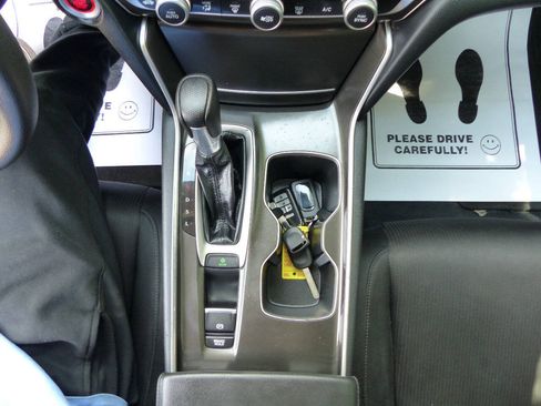 Used 2020 Honda Accord LX image 30