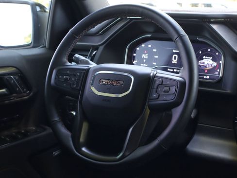 Used 2025 GMC Sierra 1500 AT4 w/ Technology Package AWD/4WD image 19