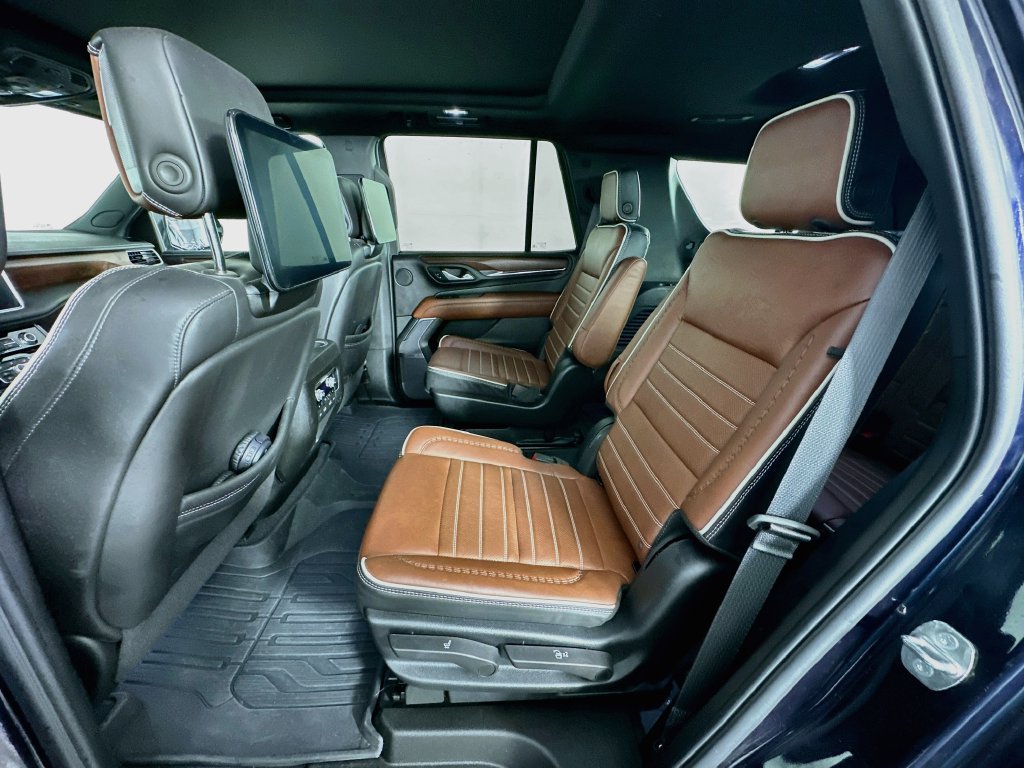 Used 2024 GMC Yukon Denali Ultimate w/ LPO, Floor Liner Package AWD/4WD image 35