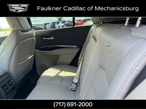 Used 2023 Cadillac XT4 Luxury w/ Cold Weather Package AWD/4WD image 15