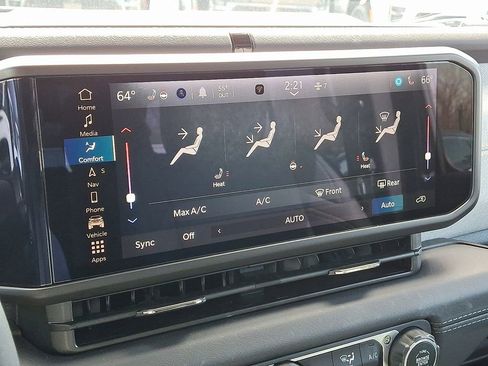 Certified 2025 Jeep Wrangler Unlimited Sahara image 19