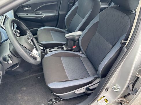 Used 2025 Nissan Versa SV FWD image 34