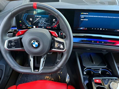 Used 2025 BMW M5 w/ Carbon Package image 28