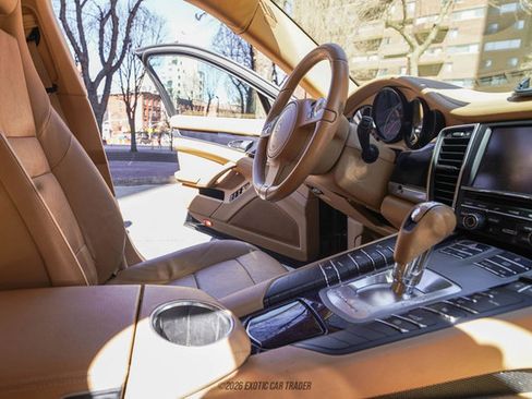 Used 2012 Porsche Panamera 4 image 54