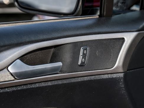 Used 2018 Ford Fusion SE w/ Fusion SE Technology Package image 39