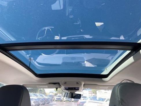 New 2025 Volkswagen Tiguan SE image 56