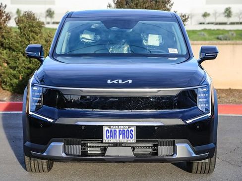 Used 2026 Kia EV9 Light RWD image 3