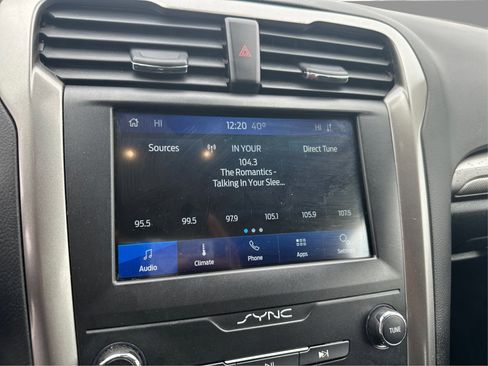 Used 2020 Ford Fusion SE AWD/4WD image 23