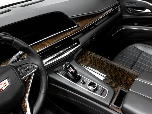 Used 2023 Cadillac Escalade Sport Platinum w/ LPO, ONYX Package image 63