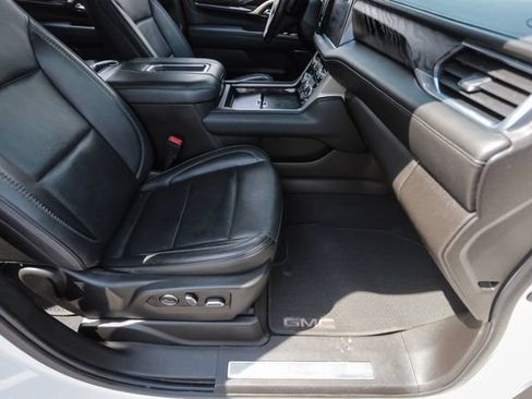 Used 2021 GMC Yukon XL Denali w/ Denali Premium Package AWD/4WD image 58