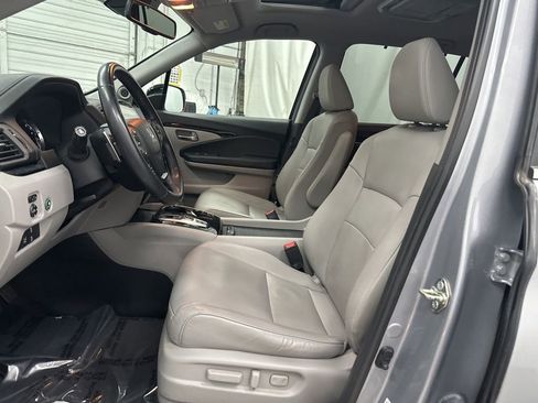 Used 2017 Honda Pilot Touring image 21