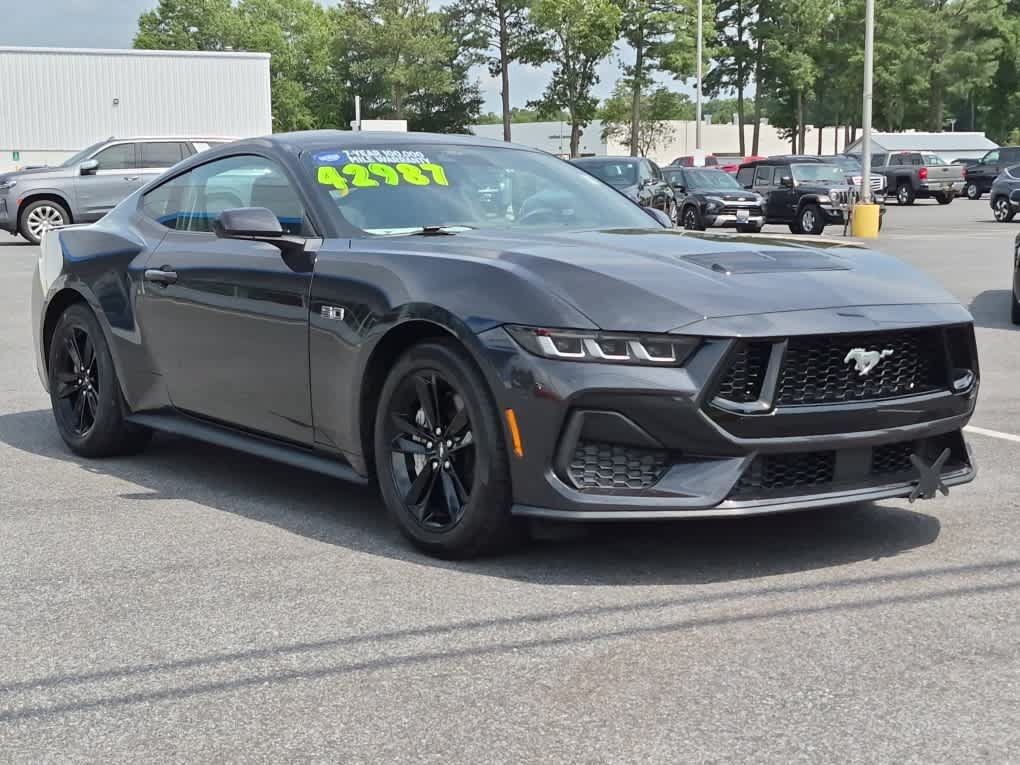 Used 2024 Ford Mustang GT RWD image 2