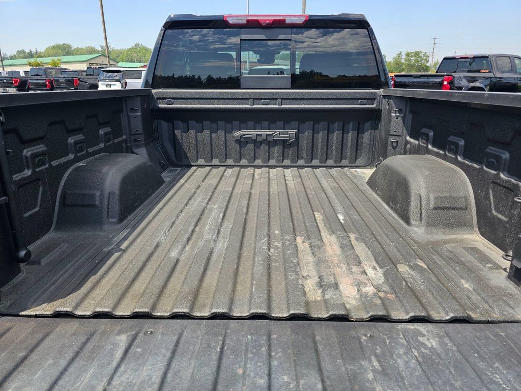 Used 2024 GMC Sierra 1500 AT4 w/ Technology Package AWD/4WD image 16