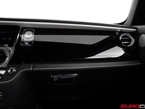 Used 2019 Rolls-Royce Wraith RWD image 30